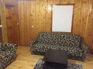 Лоджи Guest House U Myrona Яремче Трехместный номер с видом на горы-8