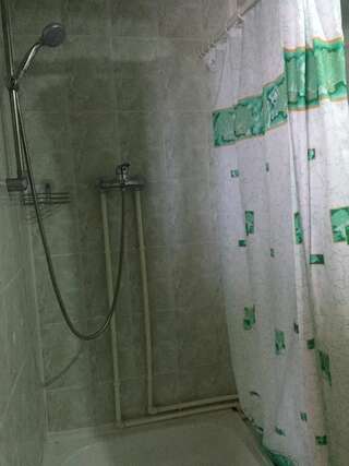 Лоджи Guest House U Myrona Яремче Трехместный номер с общей ванной комнатой-2