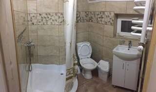 Лоджи Guest House U Myrona Яремче Трехместный номер с балконом-4