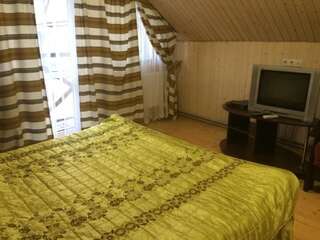 Лоджи Guest House U Myrona Яремче Полулюкс с балконом-7