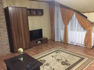 Лоджи Guest House U Myrona Яремче Трехместный номер с балконом-6